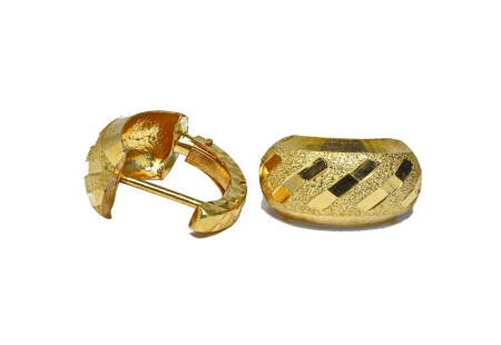 18k gold small huggie back Thai earrings