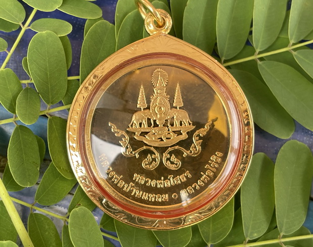 3Buddha 18k gold amulet pendant