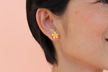 Floral Earrings in 23k gold