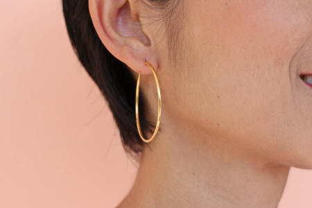 18k gold medium hoop earrings