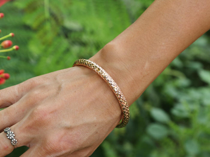 10k Rose Gold bangle modeled