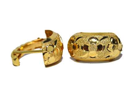 18k gold lever-backs950