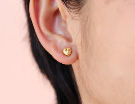 earrings 18k gold heart studs